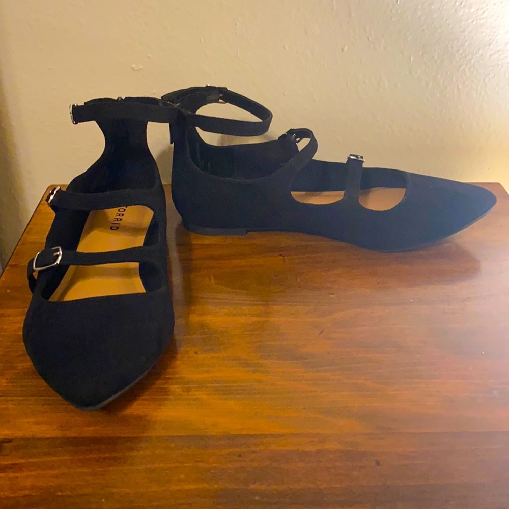 Pointed toe strapped flat shoes 8.5W